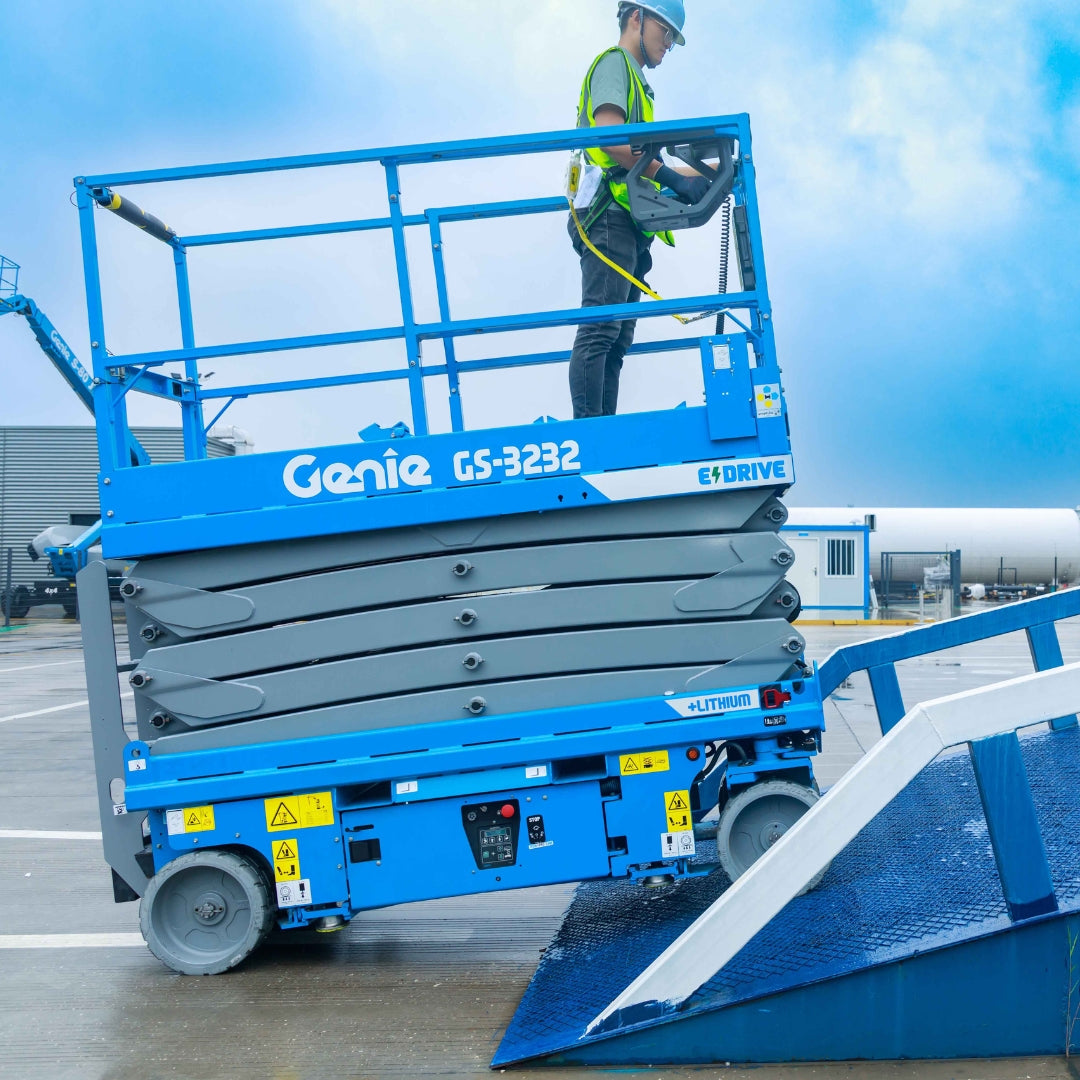 Plataforma De Elevación Tipo Tijera GENIE GS-3232 Eléctrica